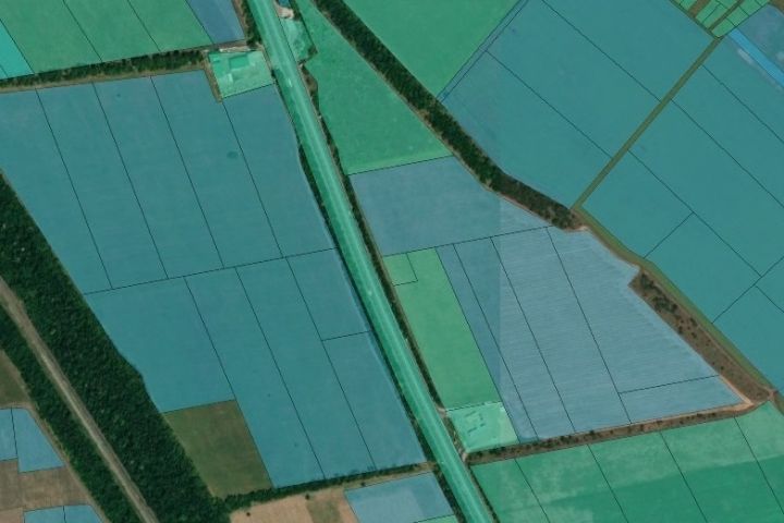 Земельна ділянка площею 1,8 га на трасі Одеса-Київ