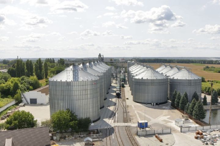 Елеваторний комплекс, загальна ємність 65 тис. тонн