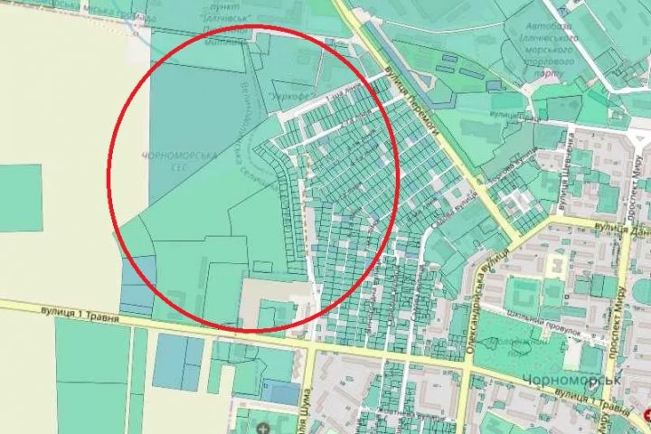 Ділянка 1 га з будівлею в м. Чорноморськ для комерції