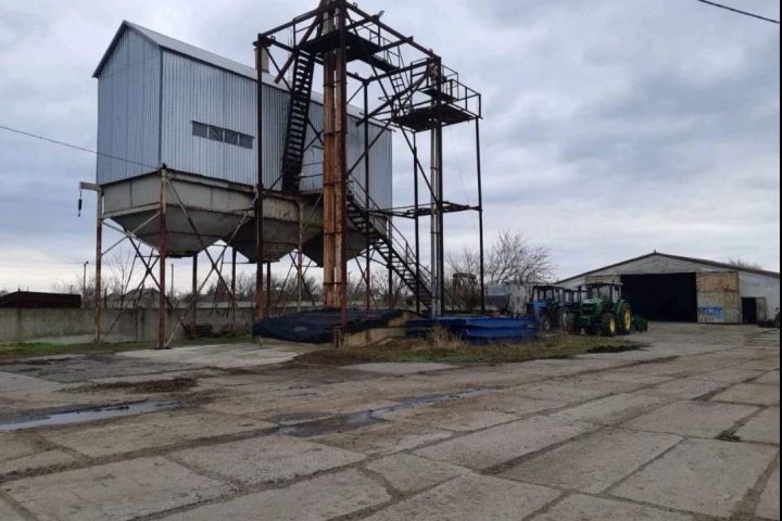 Агропідприємство 80 га з власною базою 1,4 га